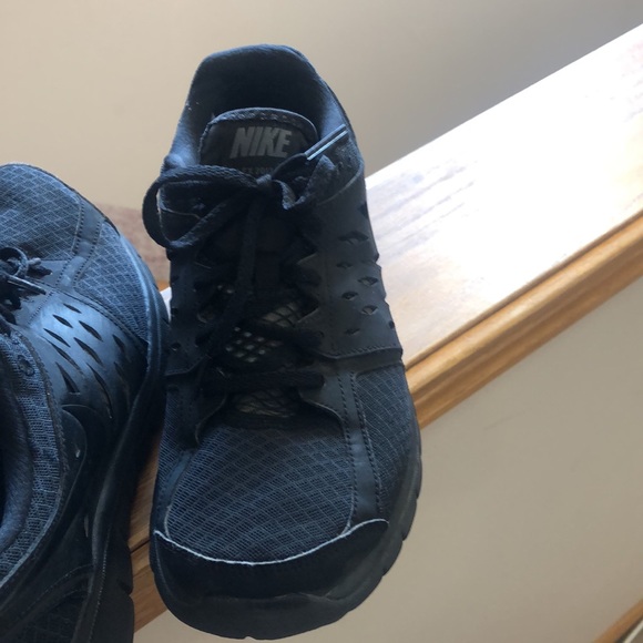 Nike GQ size 10 shoes! - Picture 3 of 8